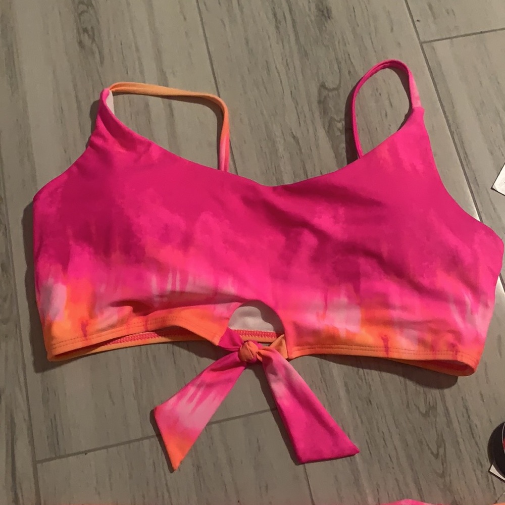 bathing suit - Picture 3 of 4